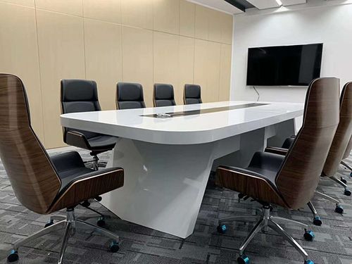 沈陽辦公空間升級(jí)指南 玻璃隔斷、家具批發(fā)定制與玻璃屏風(fēng)